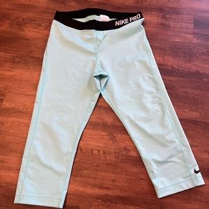 Nike pro mid calf leggings